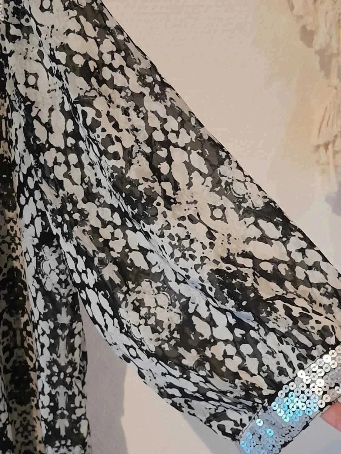 Túnica estampada cinza e preta, tamanho 56, Marca Créaline – photo 5